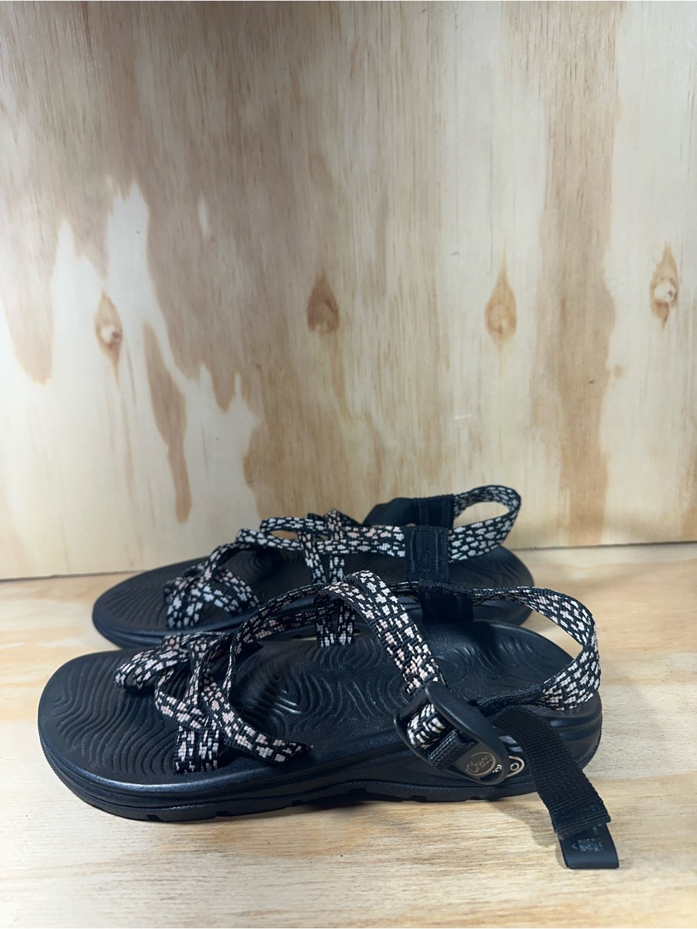 Chaco Black Patterned Sandals Women’s Size 8